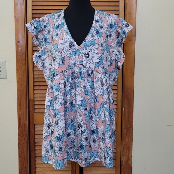 SHEIN Tops - NWOT Floral Ruffle Sleeve Plus Size Top (2XL)